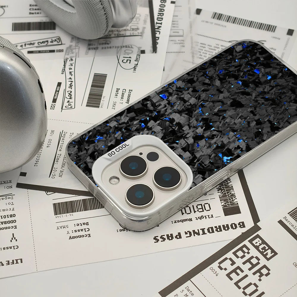 Carbon Style trifft Klasse – Die ultimative Hülle für dein iPhone