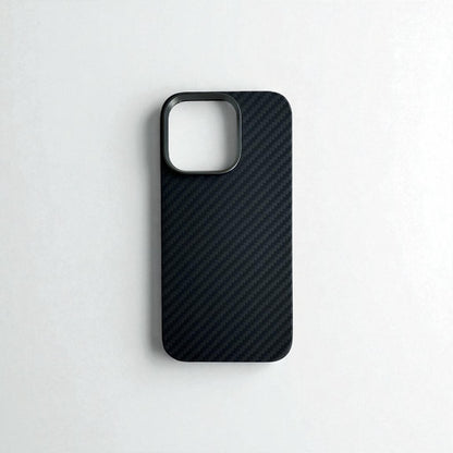 Genuine Carbon Case – Ultra-thin MagSafe cover made of aramid fiber for iPhone 14-16 Pro / Pro Max